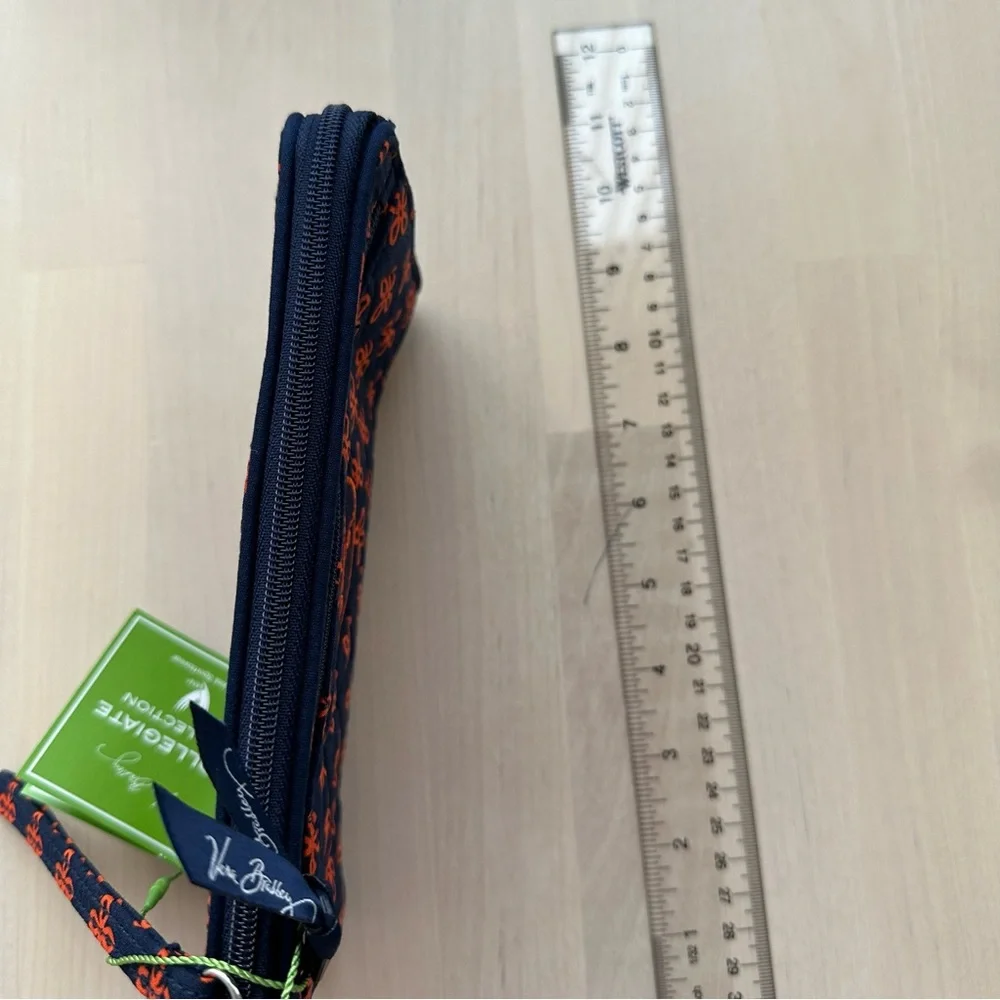 New Vera Bradley University of Virginia UVA Front Zip Wristlet - Picture 12 of 13